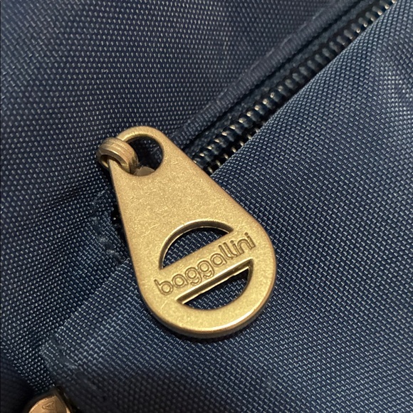 🌻 2/$25 Baggallini Midnight Blue Crossbody Bag NWOT - Picture 2 of 8
